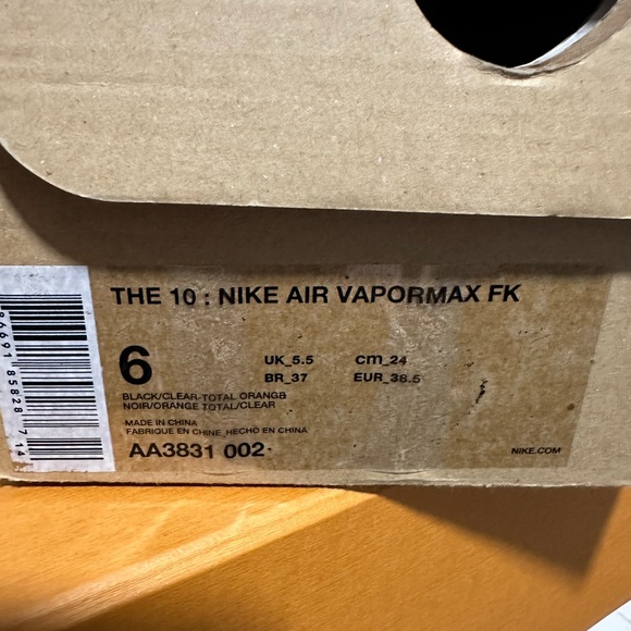 Brand new Nike Air Vapormax FK sneakers - Picture 4 of 4